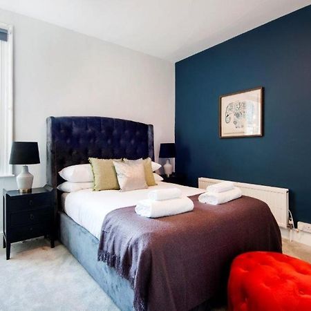 Modern Family Home In London Close To Amenities And Train Extérieur photo