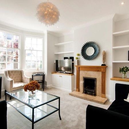 Modern Family Home In London Close To Amenities And Train Extérieur photo